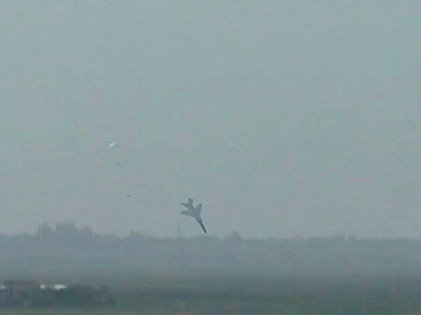 Se estrella un avión militar chino durante una exhibición