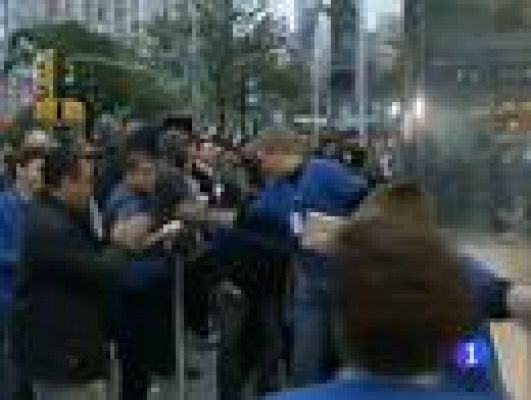 Telediario 1 - El nuevo iPhone de Apple sale a la venta