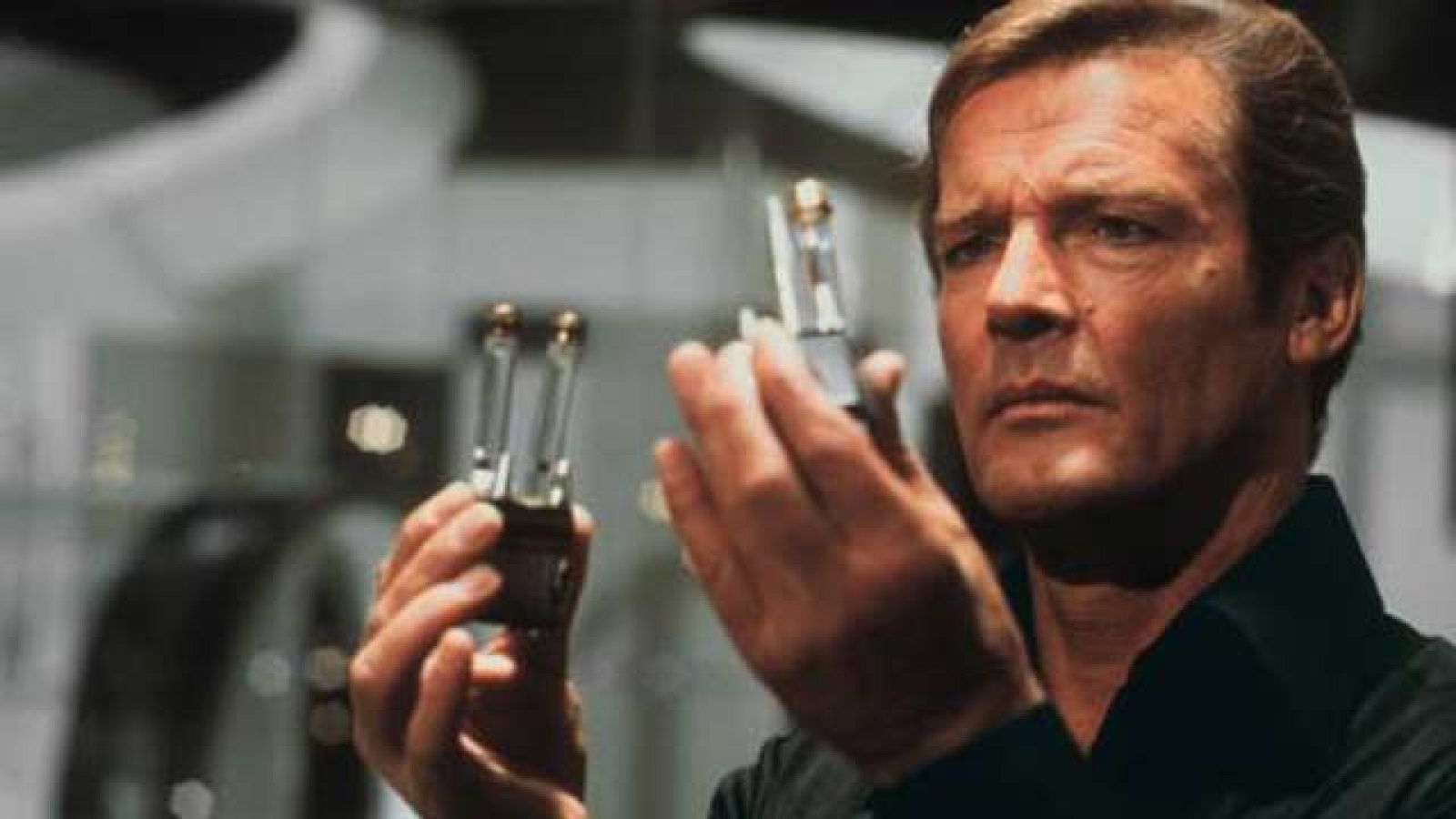 Más Gente - Roger Moore cumple 84 años