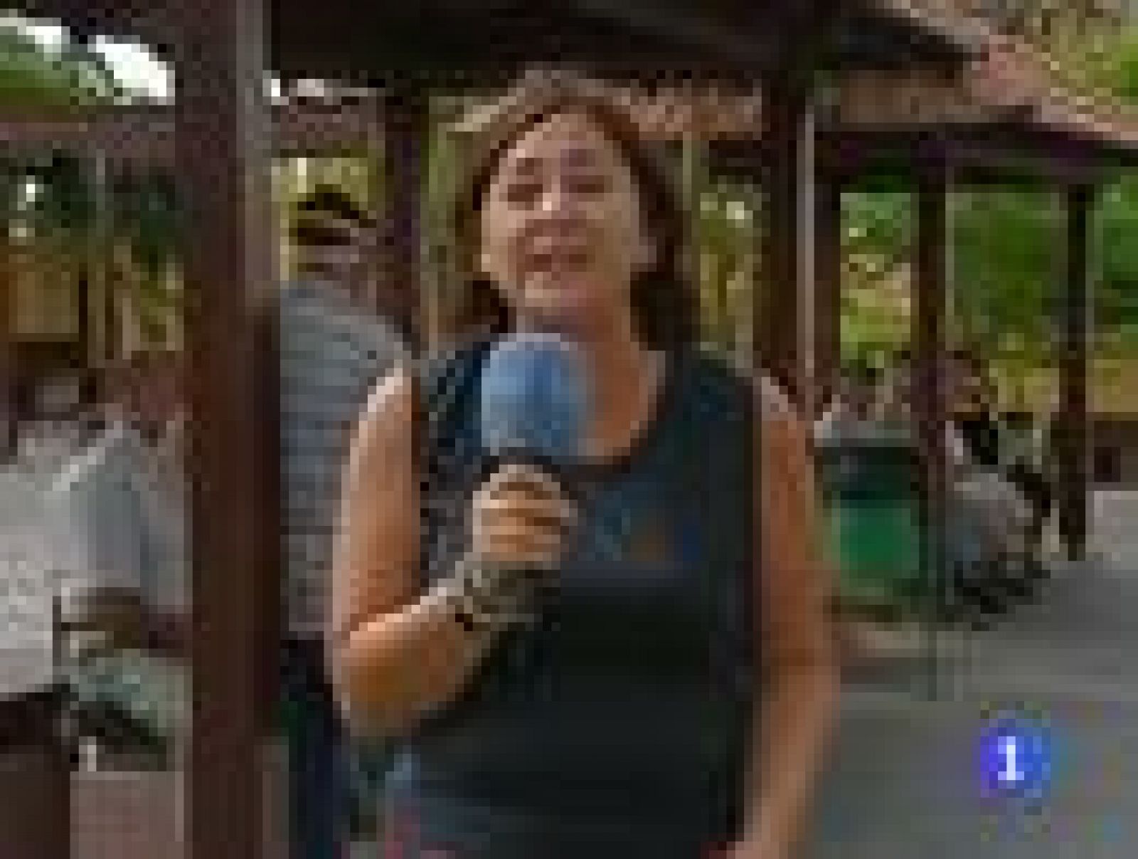 Continúan sin poder regresar a sus casas los vecinos de La Restinga