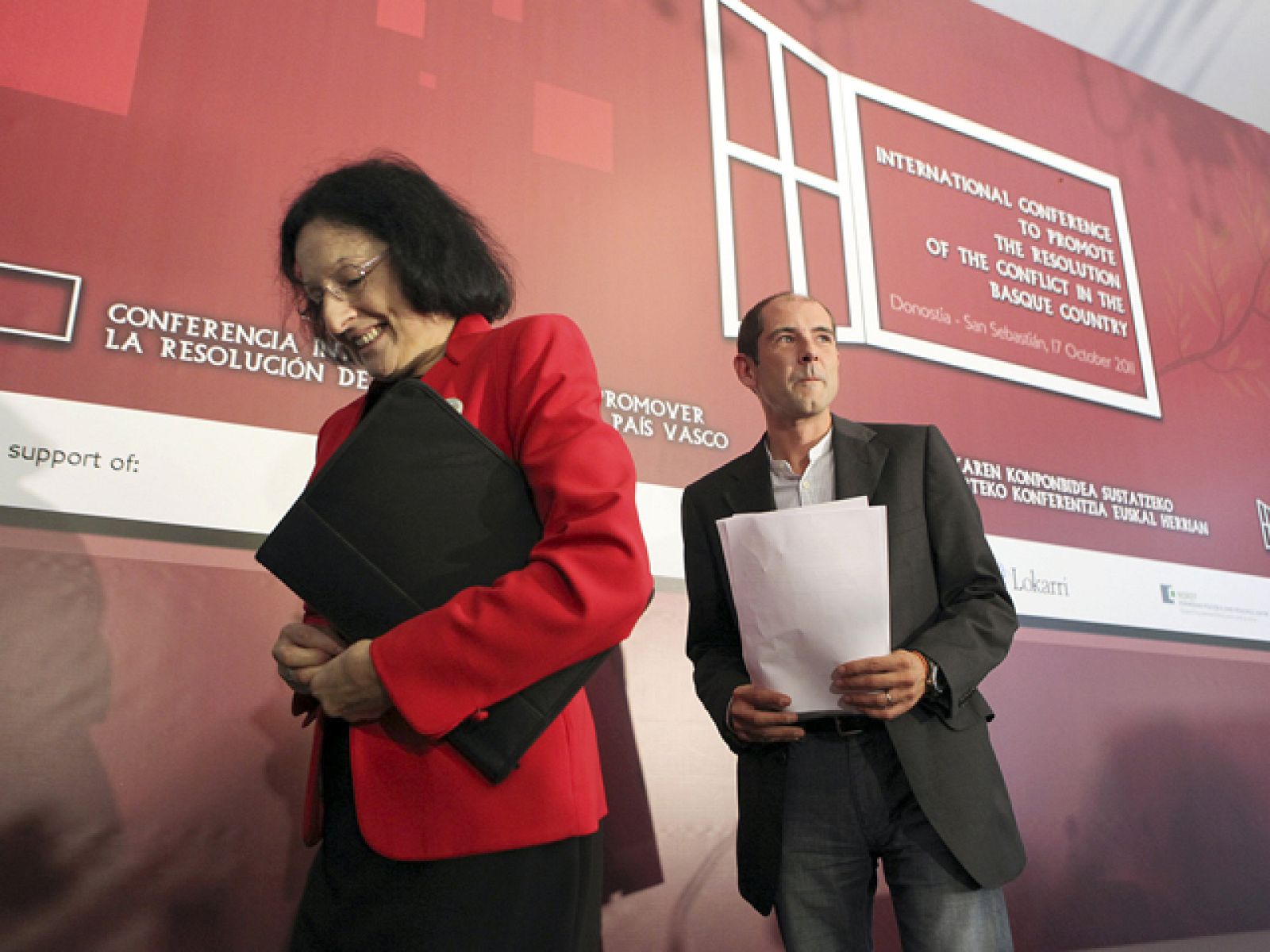 Telediario Matinal en cuatro minutos - 17/10/11 | Ver