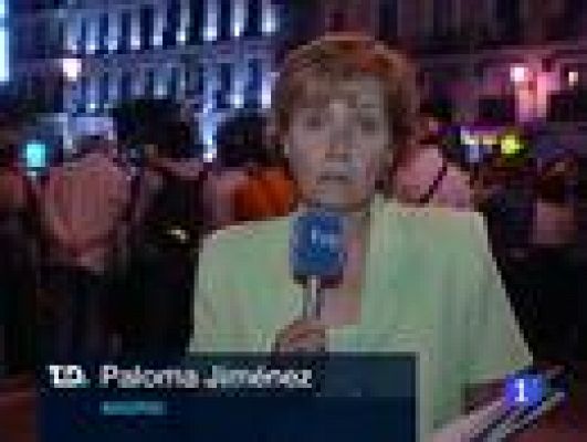 Telediario 1 - Indignados y familias desahuciadas