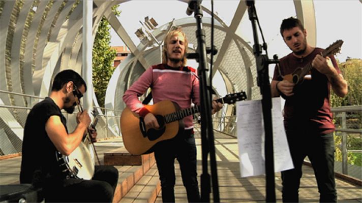 Fuera de lugar - Acústicos - Fuera de Lugar. Neuman 'Ben Gun'