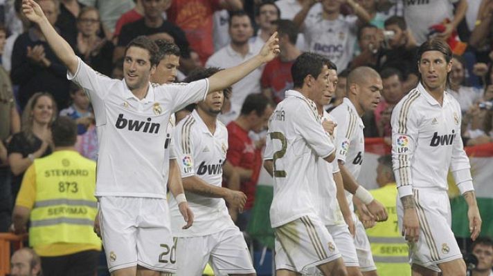 Telediario 1 - Higuaín y Kaká apuntan a la titularidad