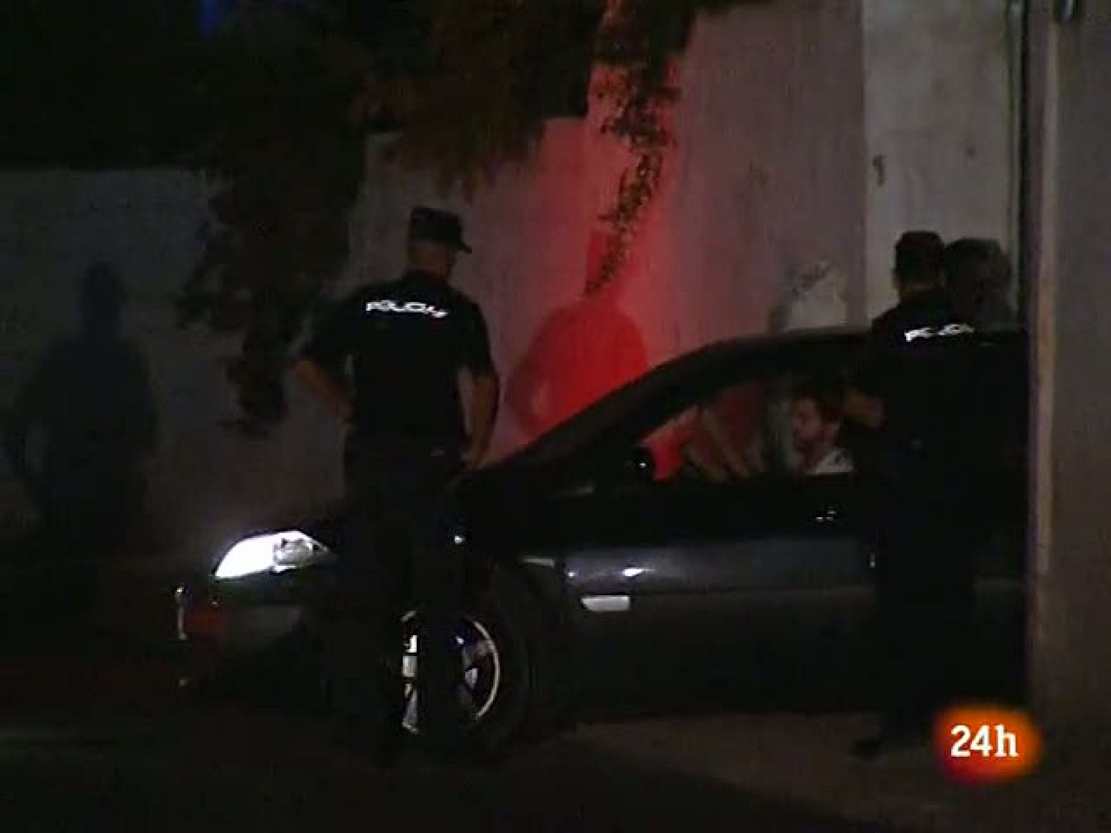 El padre de los niños desaparecidos en Córdoba pasa su primera noche detenido - Informativo 24h | Ver