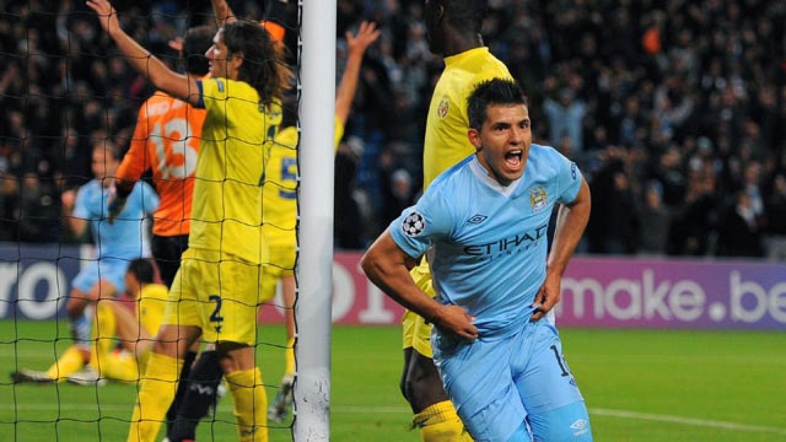 Un gol de Agüero en el tiempo añadido dio la victoria al Manchester City frente al Villarreal (2-1). Los españoles se quejaron de las burlas del argentino al final del partido