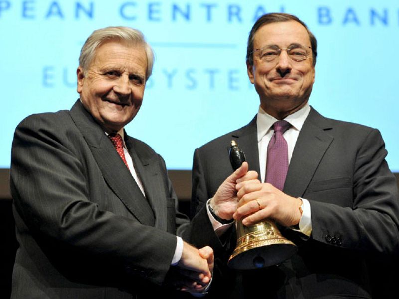 Trichet se despide del BCE en un acto al que asisten Merkel y Sarkozy 