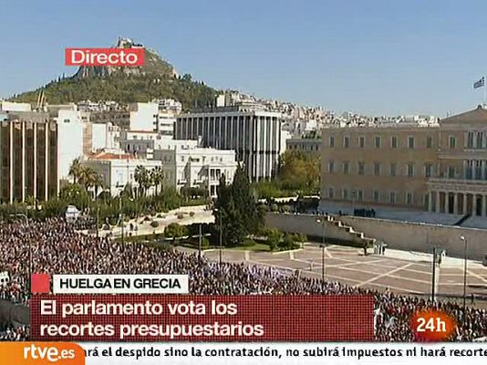 La plaza Syntagma vuelve a llenarse en el segundo día de huelga general en Grecia