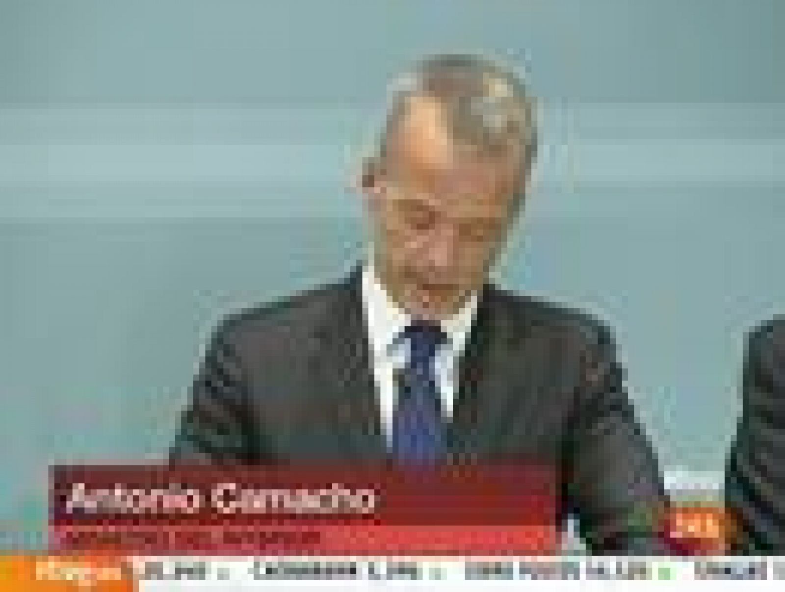 Camacho asegura que la policía ha acabado con ETA y que la deuda es "impagable"