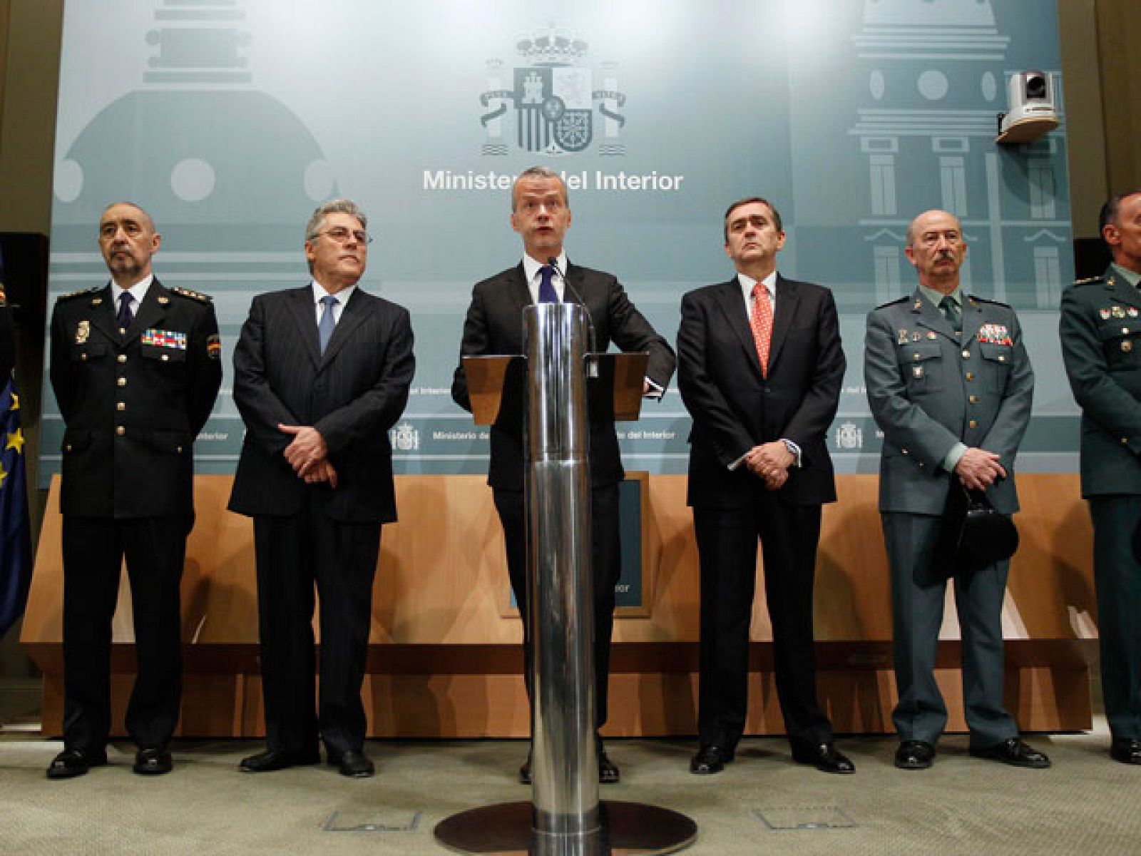 El ministro del interior ha reunido esta mañana a la cúpula de la Policía Nacional y de la Guardia Civil y les ha agradecido su trabajo contra ETA