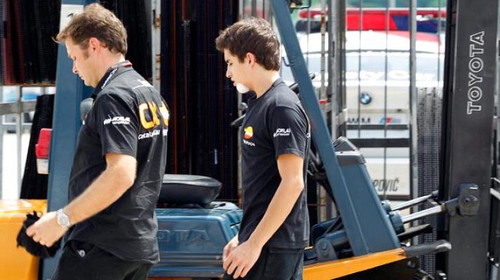 Telediario 1 - Susto de Márquez y exhibición de Pedrosa