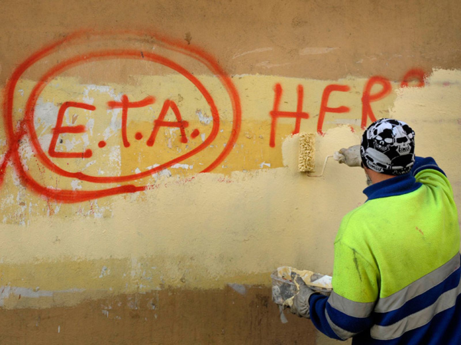 Satisfacción, prudencia y cierto escepticismo en las calles del País Vasco | Ver