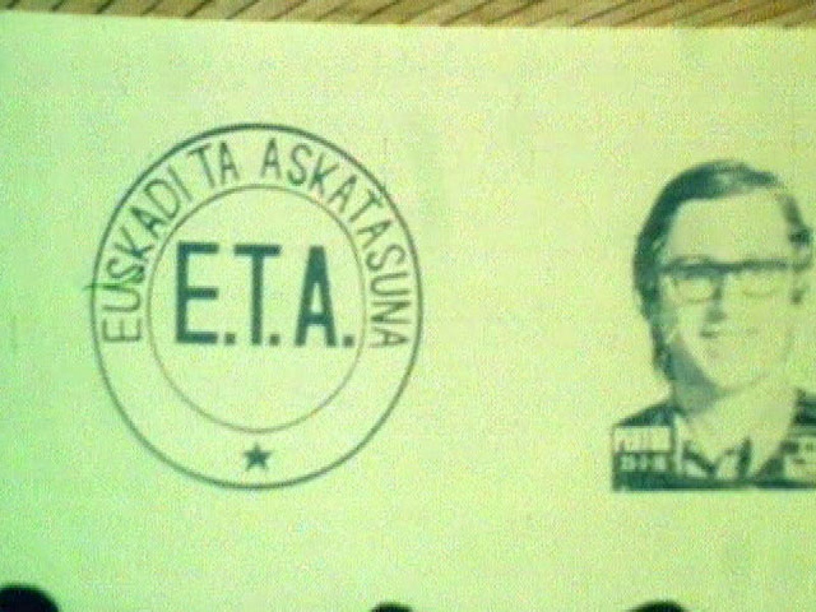 En 1982, ETA Político-militar decidió apostar por la vía política y en aquel caso  anunció su disolución