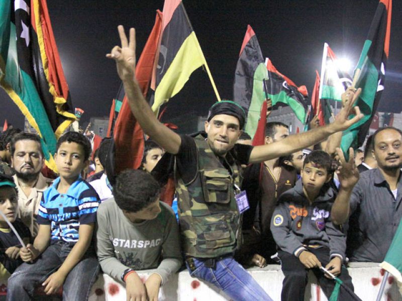 Expertos coinciden en que pasarán años antes de que se pueda hablar de democracia en Libia