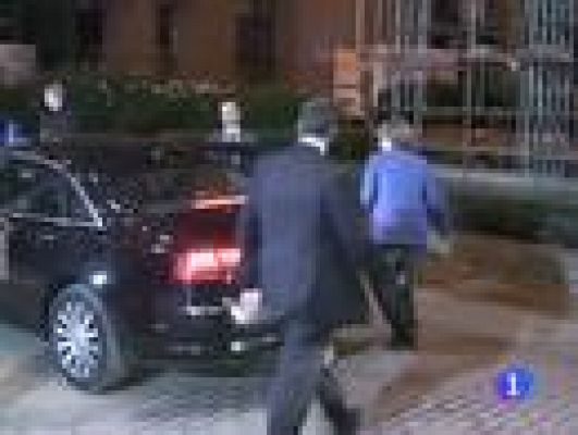 Telediario 1 - Aplazada los planes del euro