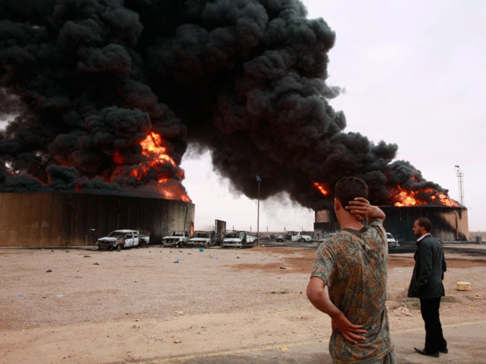 50 muertos en la explosión de un depósito de combustible en Sirte