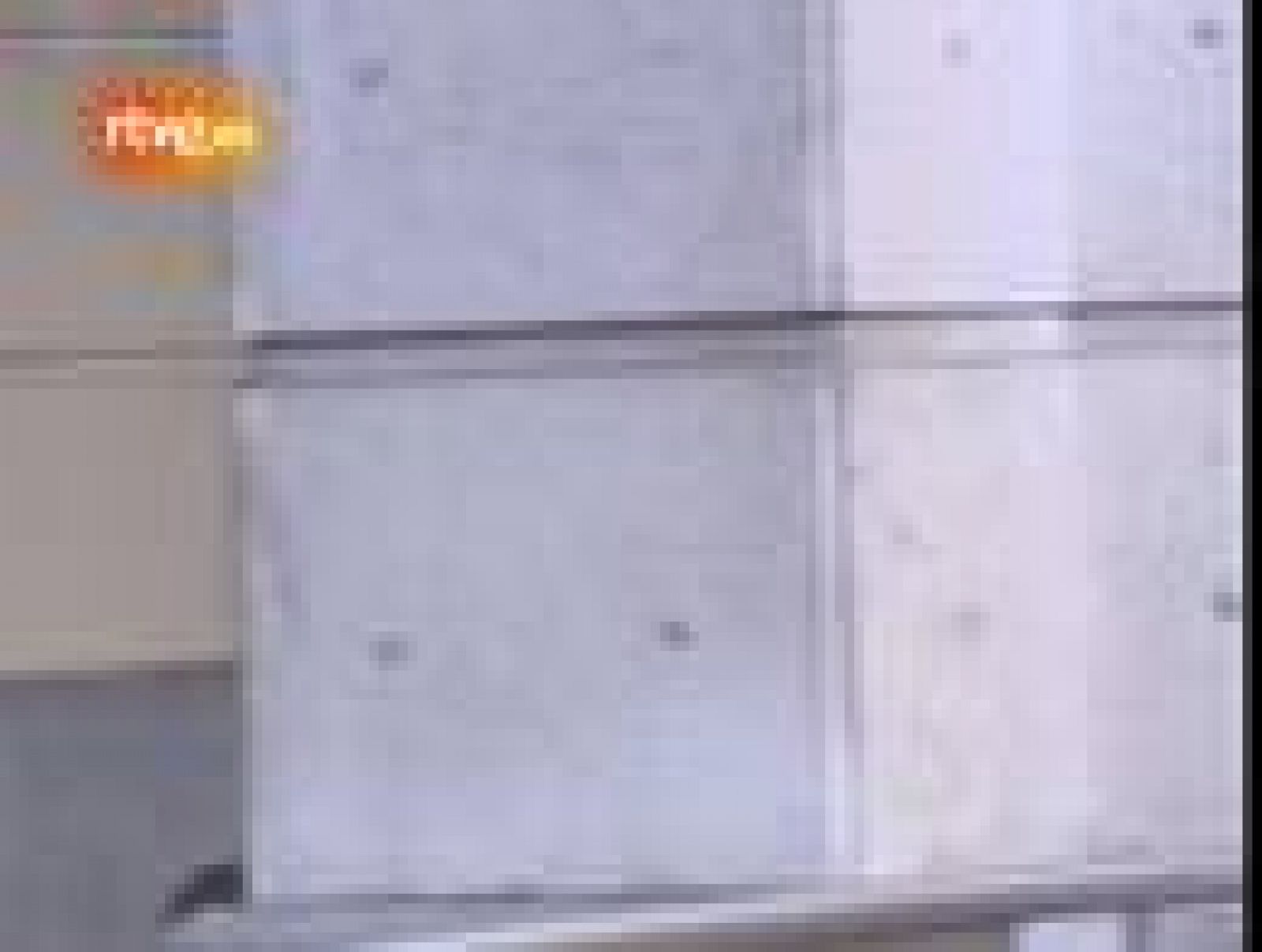 'El Cuco' llega a la Audiencia de Sevilla luciendo melena larga y ocultando su rostro