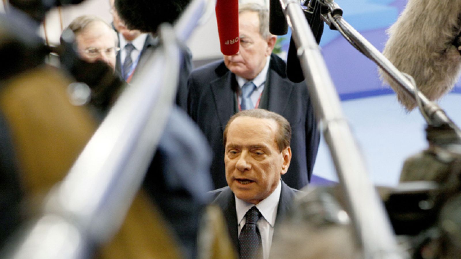 Telediario 1 en cuatro minutos - 25/10/11