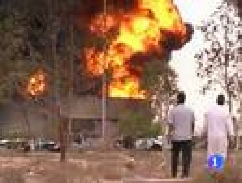 La explosión de un depósito de combustible provoca 100 muertos en Sirte