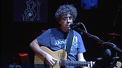 Pedro Guerra publica su disco número 13: 'El mono espabilado'