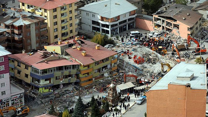 Telediario 1 - Telediario Matinal en 4' - 26/10/11