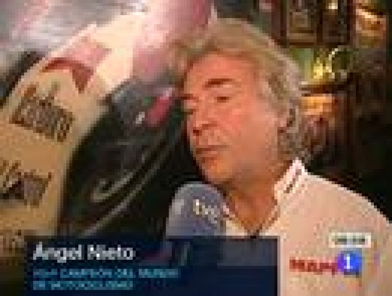  El 12+1 veces campeón del mundo de motociclismo, Angel Nieto, ha asegurado a TVE que la muerte del piloto italiano Marco Simoncelli "marcará un antes y un después" en el mundo de las dos ruedas. Para Nieto, la muerte se debe a que el "instinto es in