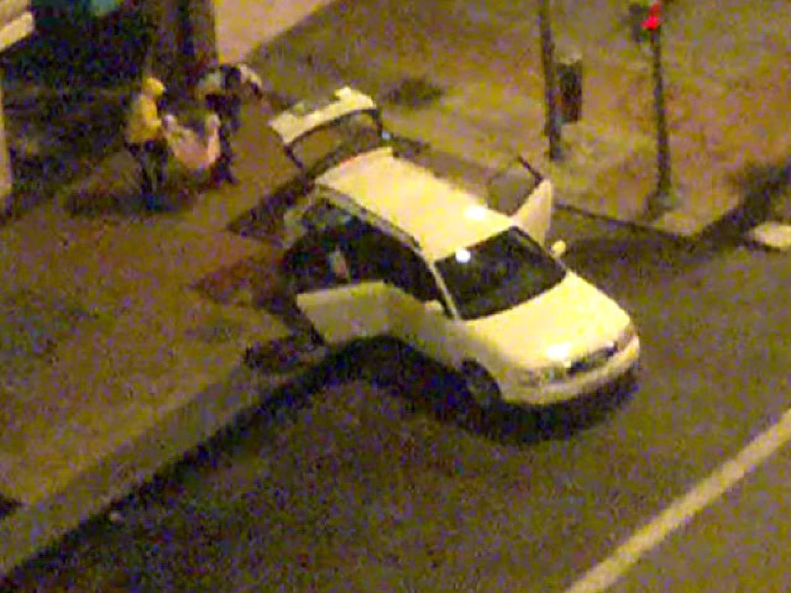 Un vecino de Madrid ha grabado a unos ladrones robando en una perfumería