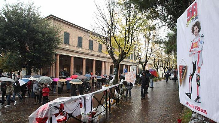 Telediario 1 - Simoncelli, siempre acompañado