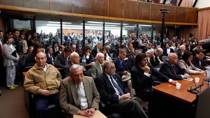 Telediario 1 - Sentencia histórica en Argentina