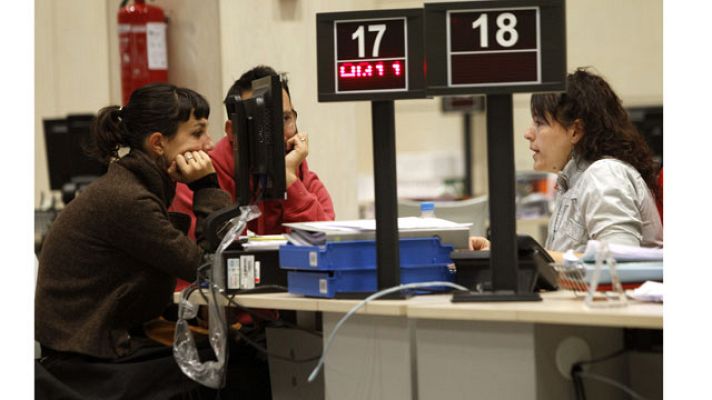  - El paro sube hasta el 21,52% y roza los cinco millones