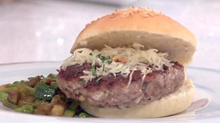 RTVE Cocina - Hamburguesas con piñones sobre pan