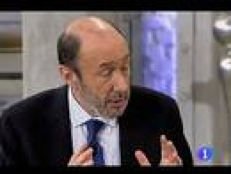 Rubalcaba cuestiona la bajada de impuestos que propone el PP