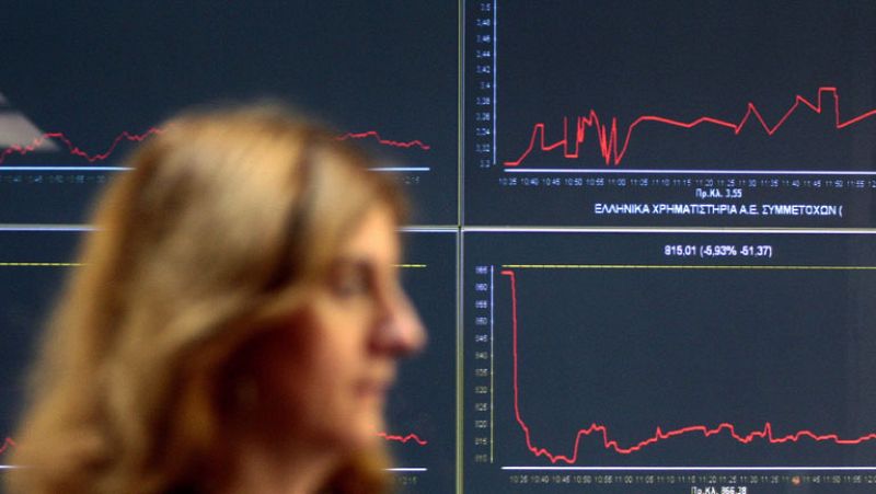 La decisión del gobierno griego de someter a referéndum las condiciones del rescate a su país ha provocado una nueva tormenta en la Unión Europea