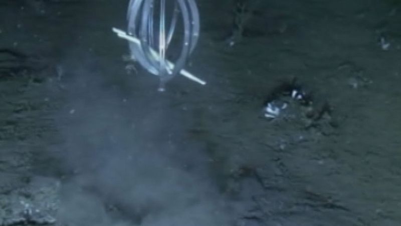 Primeras imágenes del volcán submarino de El Hierro