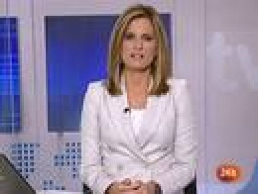 Telediario 1 - Nueva Zelanda se prepara "para lo peor" ante la situación del carguero encallado en su costa