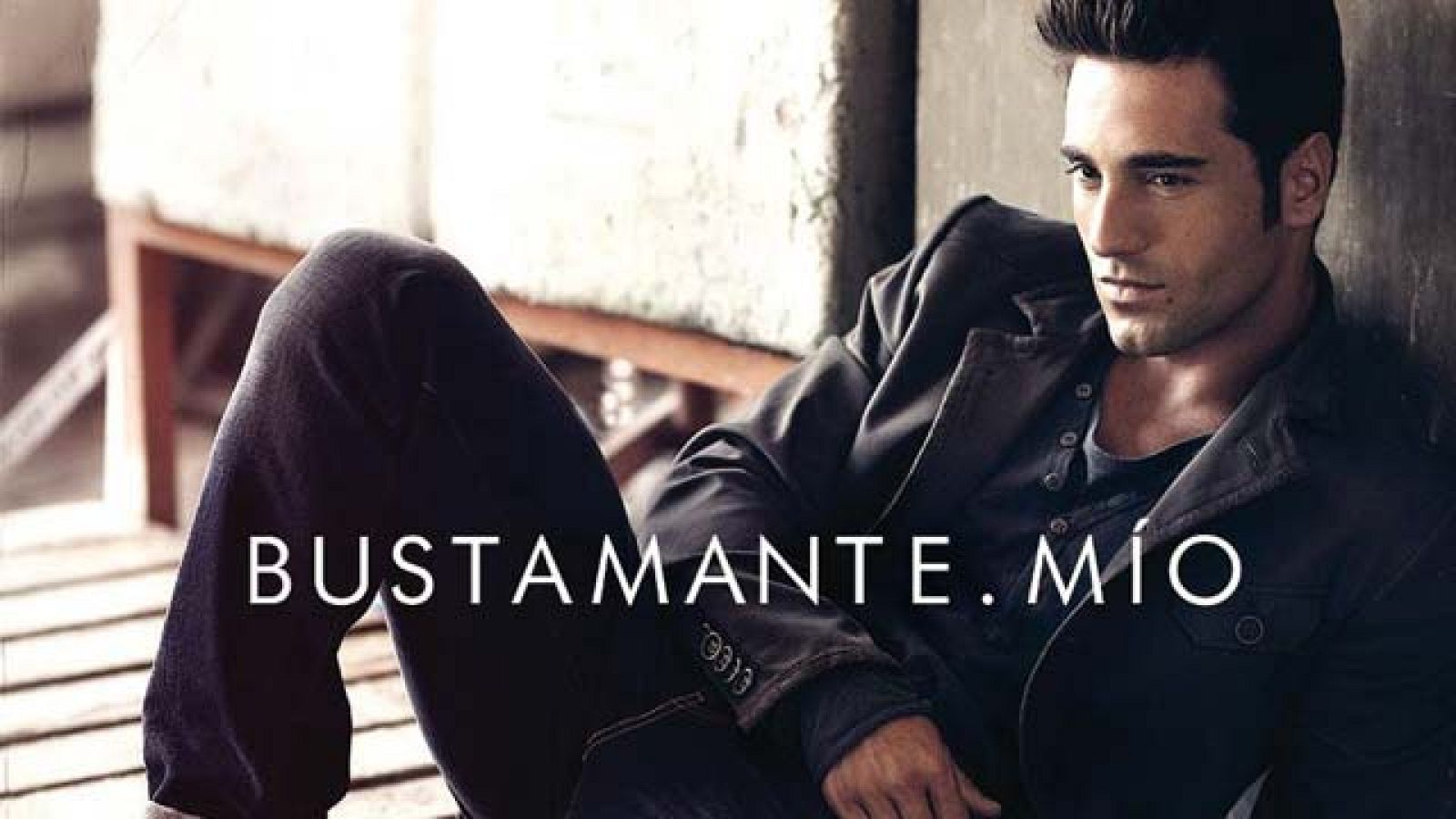  Single "Como tú ninguna", incluido en el álbum 'Mío' de David Bustamante. Publicado en 2011, es uno de los Discos del año 2011 de TVE