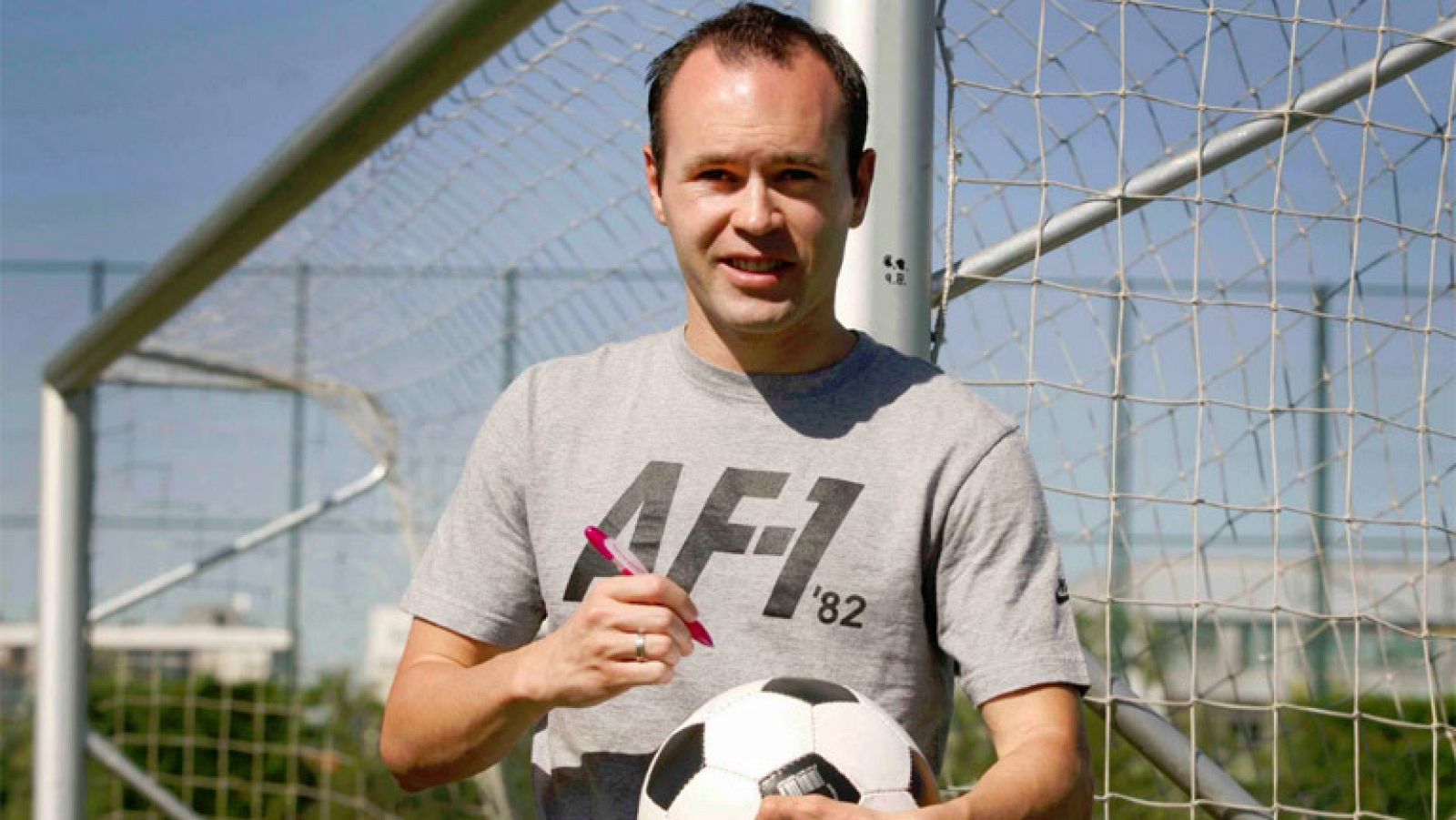 Un juguete, una ilusión - Spot Iniesta 2011