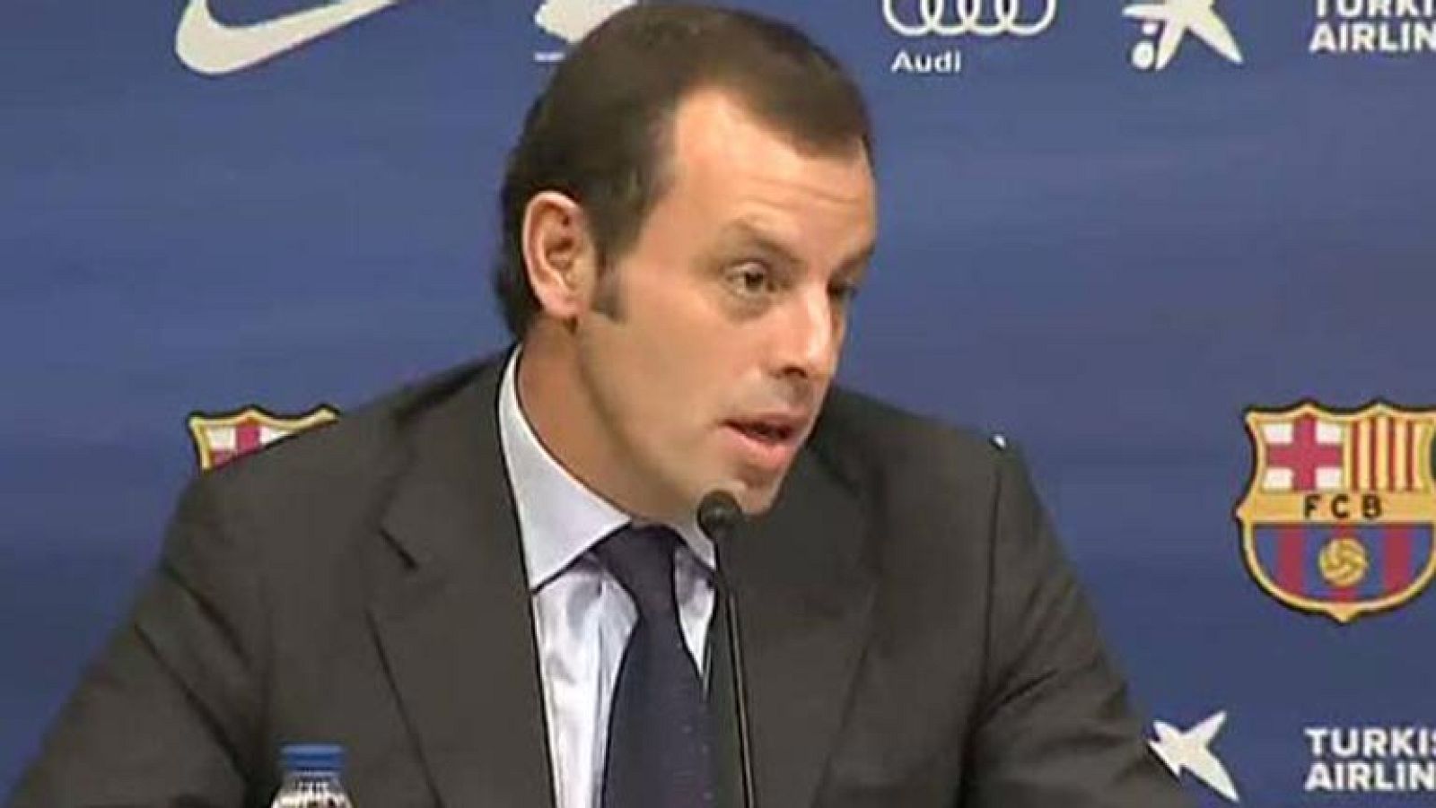 Sandro Rosell ha presentado la nueva web del FC Barcelona, que también quiere ampliar su presencia en las redes sociales, donde ya cuenta con un gran número de seguidores