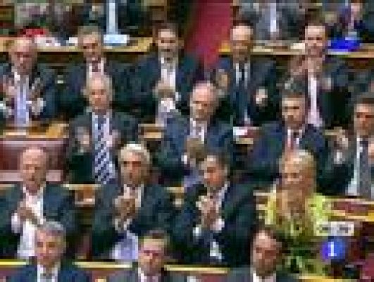 Telediario 1 - Moción de confianza en Grecia