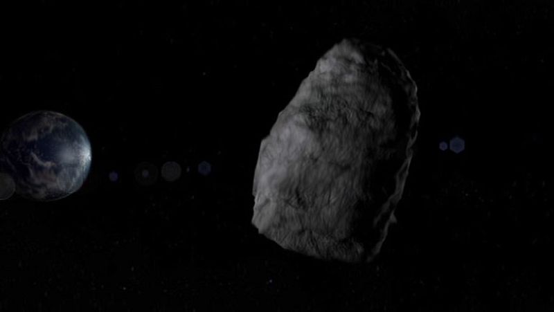   El asteroide 2005 YU55 es un objeto grande y oscuro que el proximo 8 de noviembre se cruza en su viaje por el Universo con nuestro planeta. Está considerado por la NASA como "potencialmente peligroso" por su tamaño y su proximidad a la Tierra. Sin 