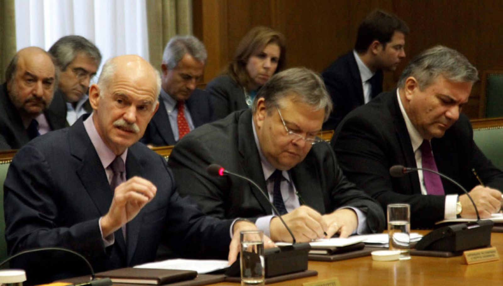 Finaliza la reunión del primer ministro Papandreu y los demás líderes en Grecia