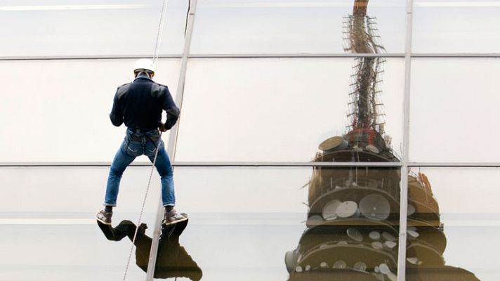 Telediario 1 - Vuelve "Al filo de lo imposible"