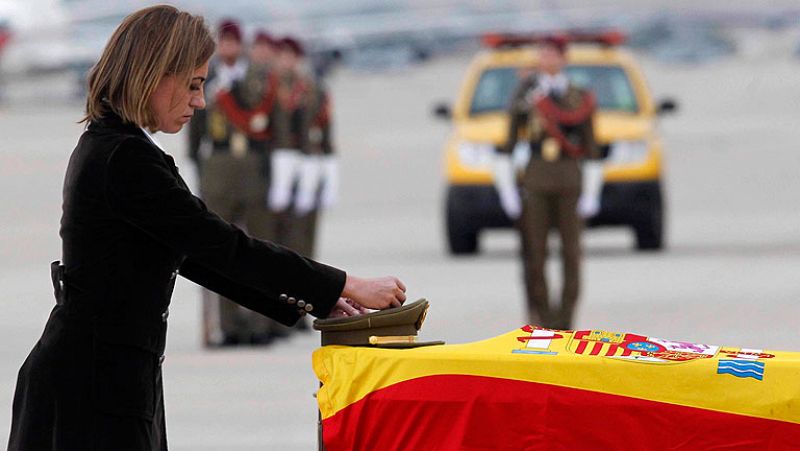 Autoridades y familiares rinden homenaje al sargento fallecido en Afganistán