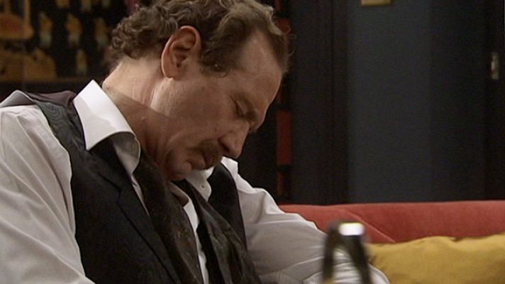 Amar en tiempos revueltos - Ambrús, atormentado por su pasado