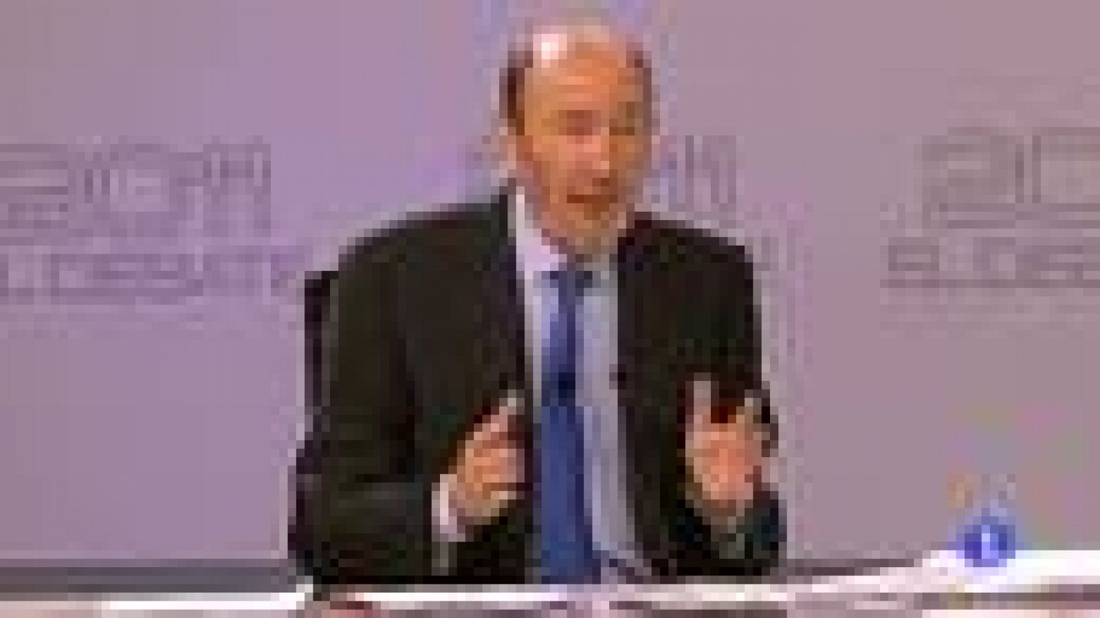 Rubalcaba acusa a Rajoy de "dar gusto a la CEOE" | Ver