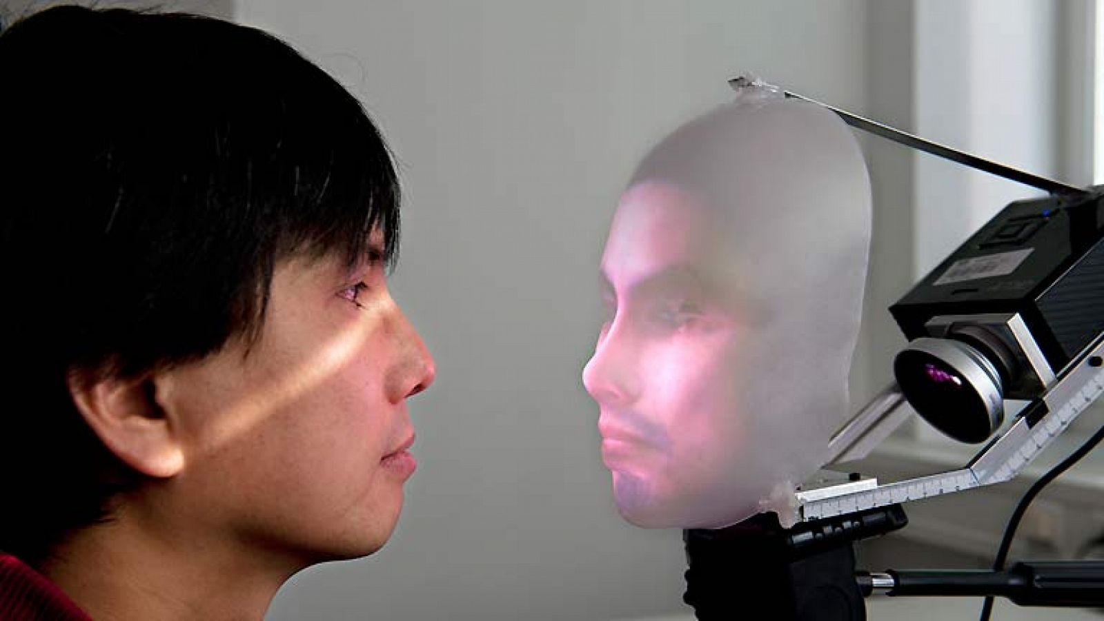 Ciencia y tecnología en Rtve.es: Máscarabot, la cara más humana de la robótica | RTVE Play