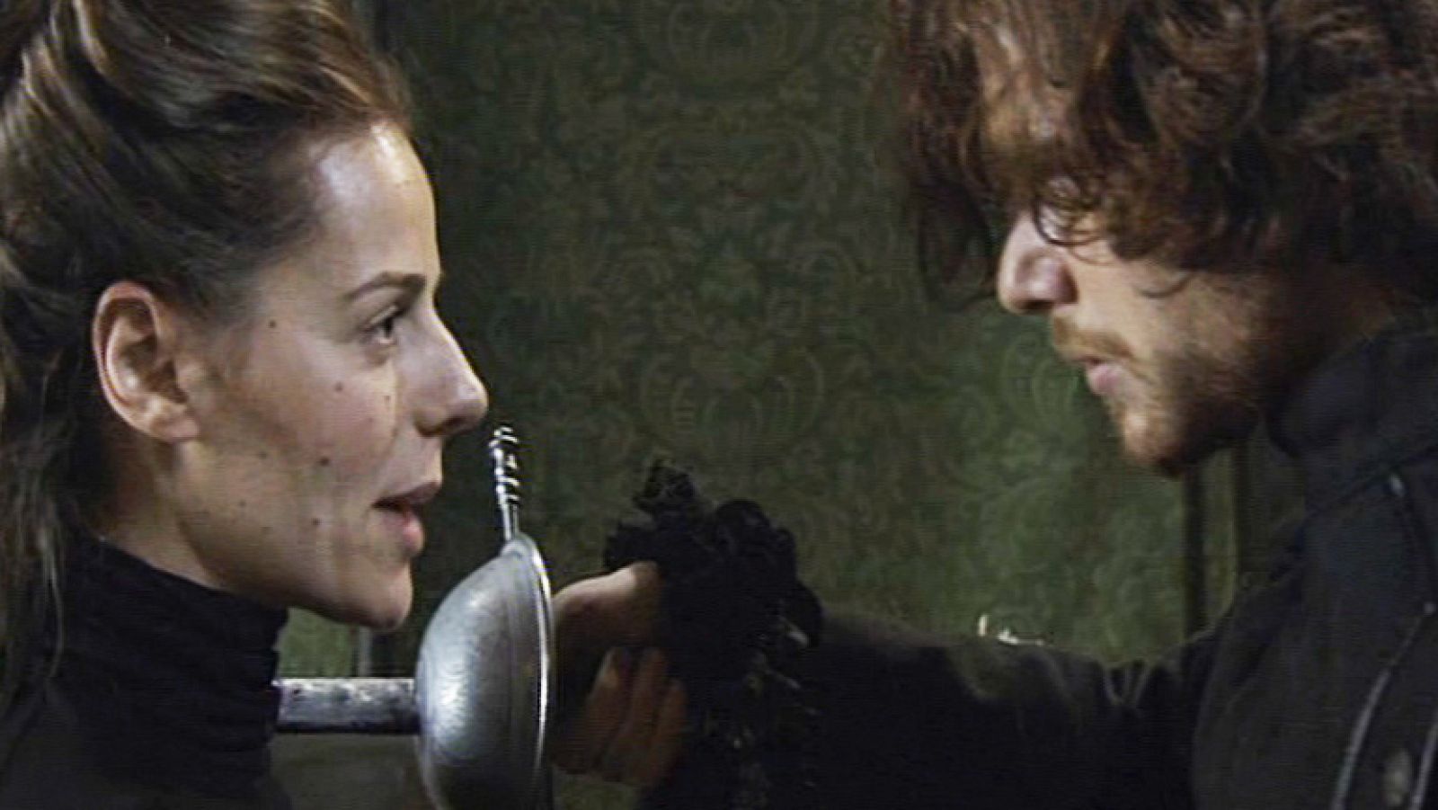 Águila Roja - El maestro de esgrima es en realidad... | Ver