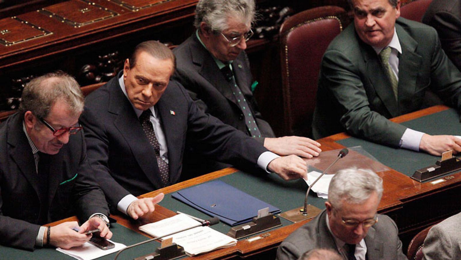 Berlusconi pierde la mayoría en el Parlamento