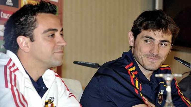 Los futbolistas que han disputado más de cien partidos con la  selección española de fútbol, Andoni Zubizarreta, Iker  Casillas y Xavi Hernández, recibirán este jueves el homenaje de la  UEFA por su logro en las instalaciones de la Ciudad del Fútbol 