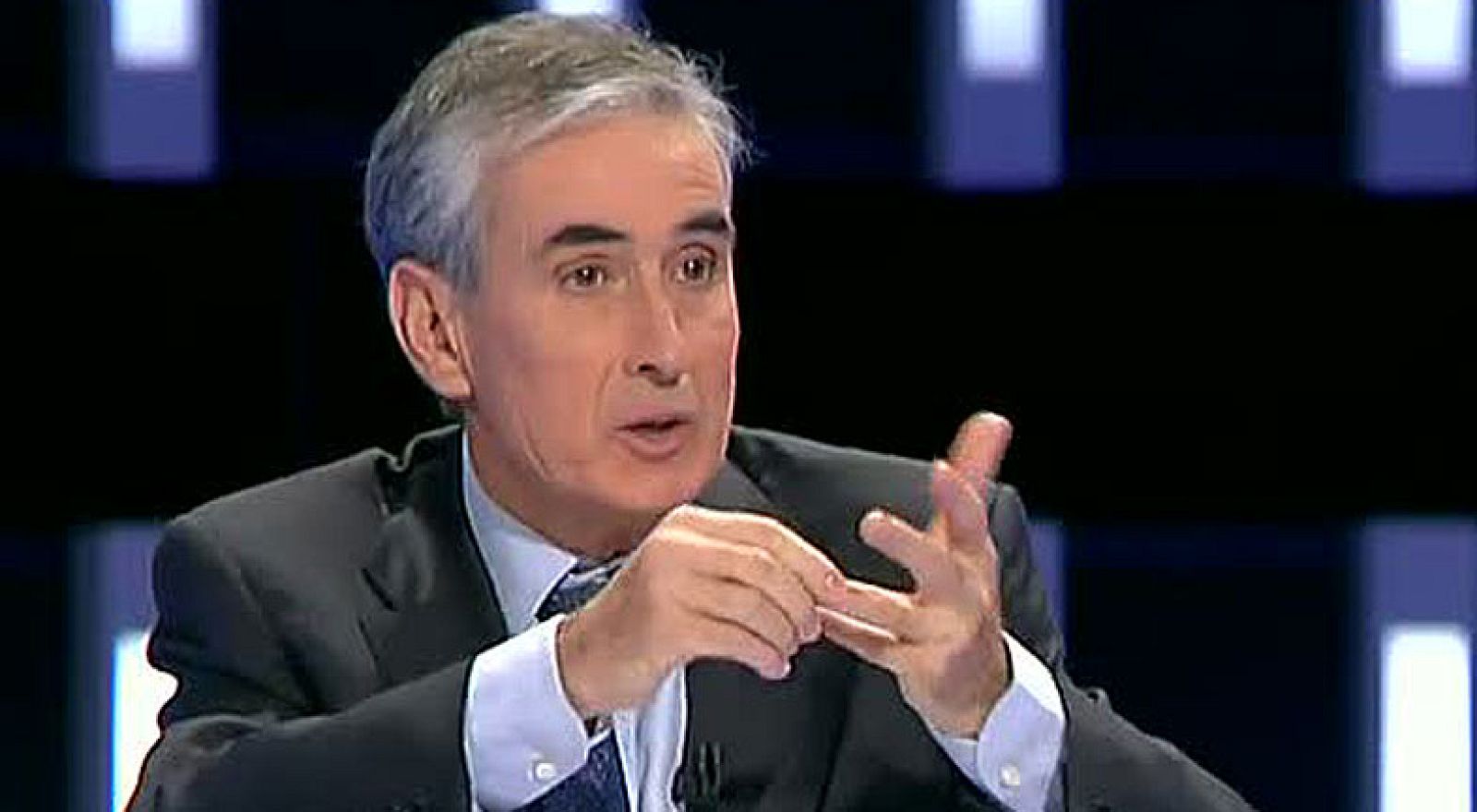  El ministro de la Presidencia, Ramón Jáuregui ha criticado al alcalde de Madrid por la "nostalgia" que siente del Ejecutivo de José María Aznar cuando la situación actual es bien distinta porque ahora no fluye el crédito ni hay capacidad monetaria.